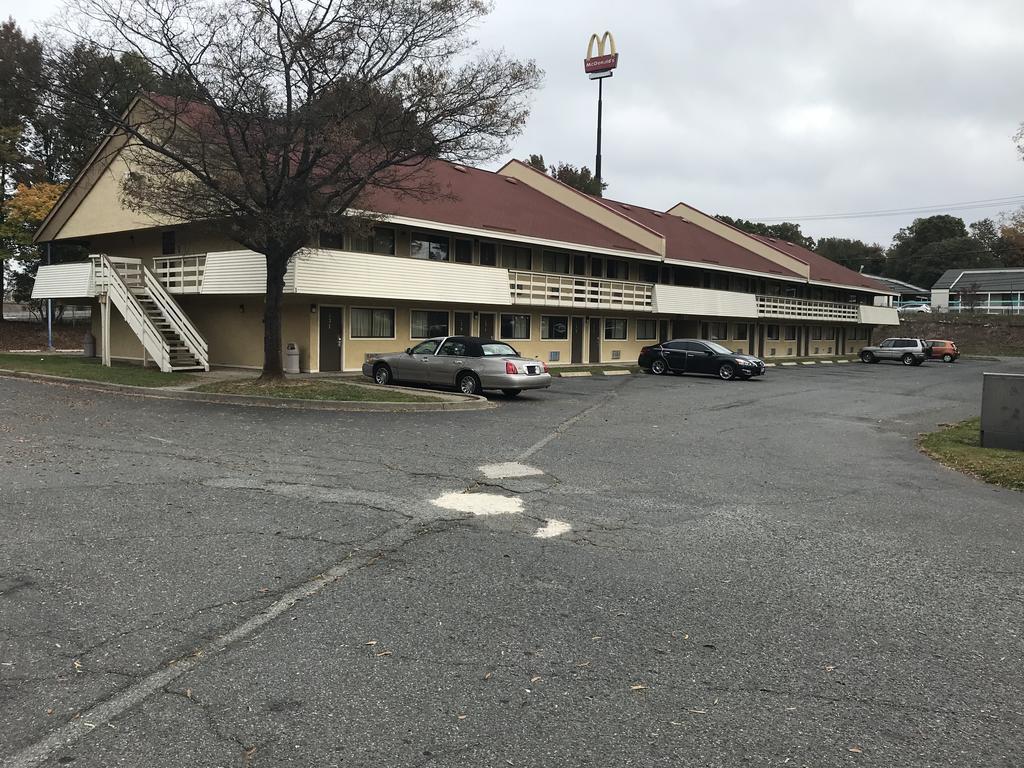 Royal Inn Charlotte Eksteriør bilde